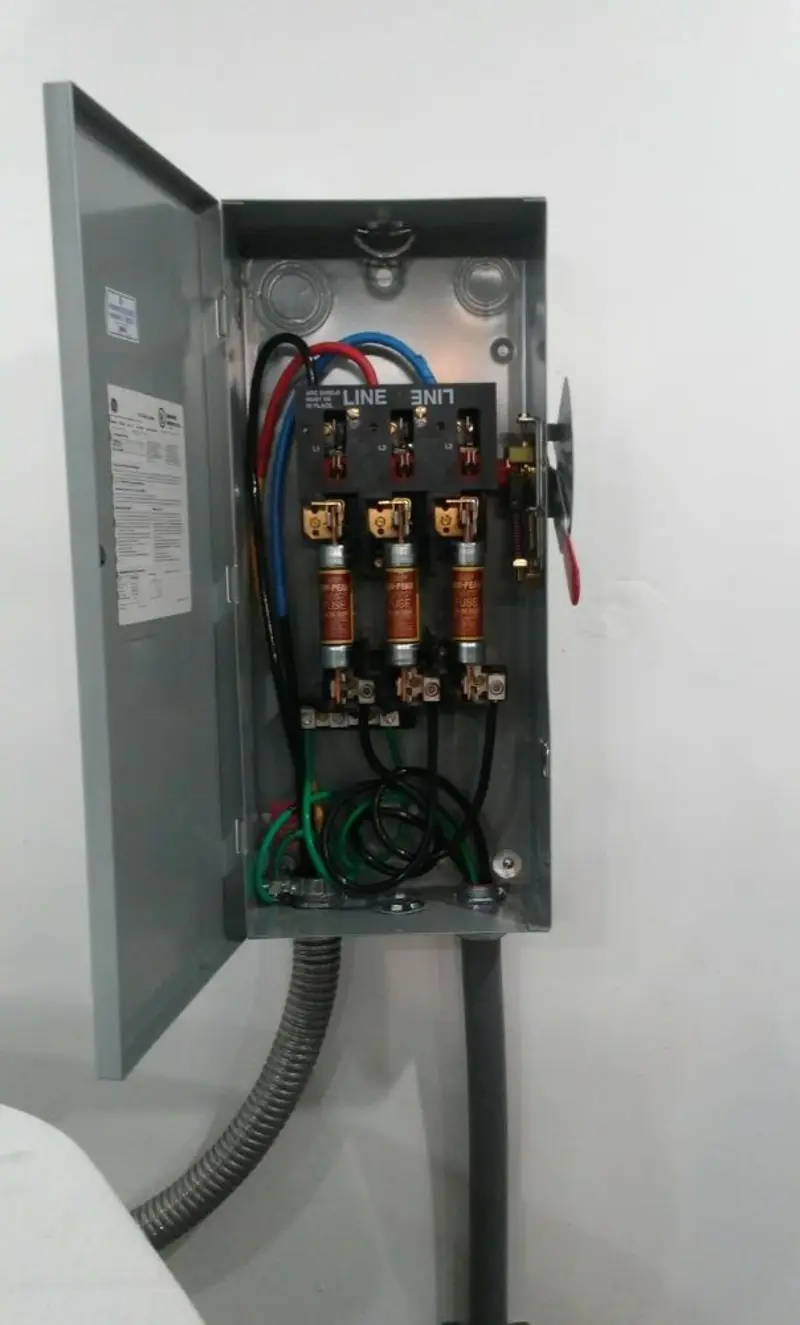 Three-phase disconnect switch installed for Smoke Detector Installation in Hamden
